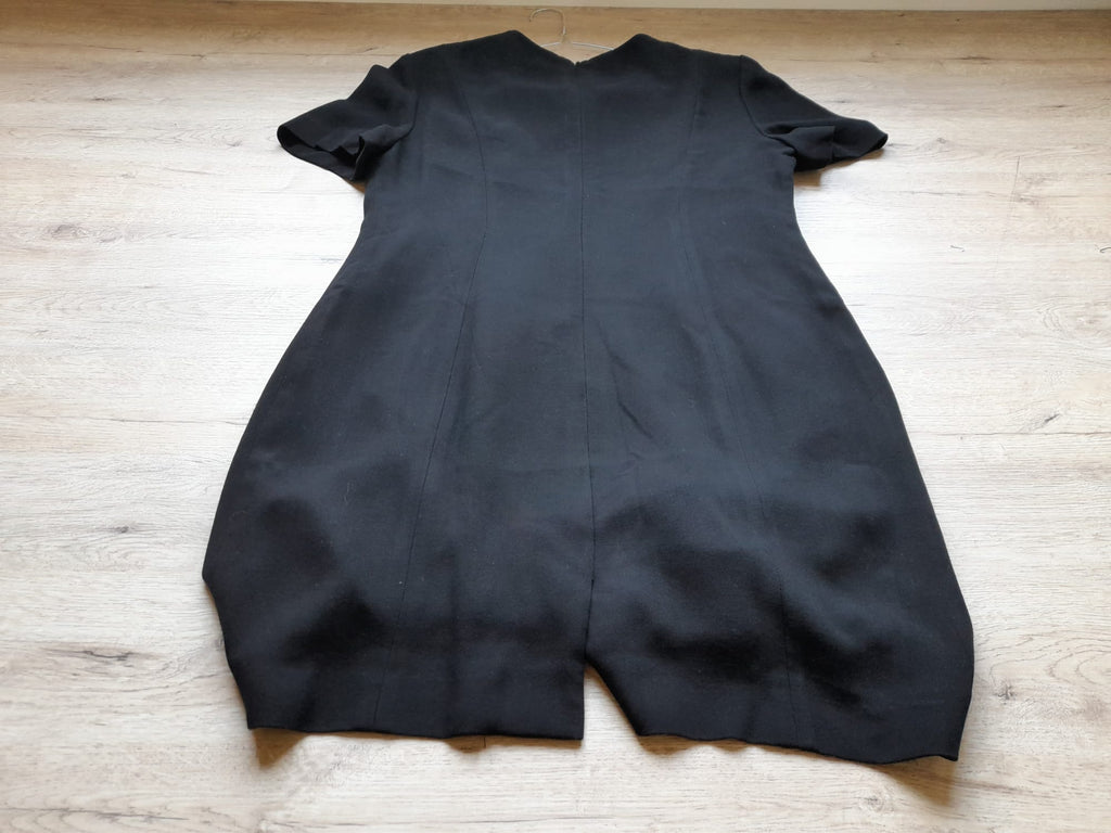 VESTIDO MIDI NEGRO MANGA CORTA