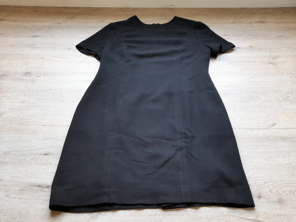 VESTIDO MIDI NEGRO MANGA CORTA