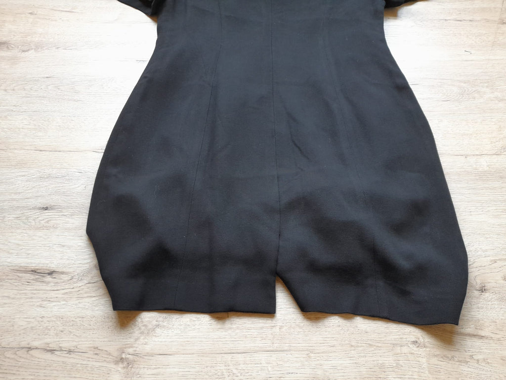 VESTIDO MIDI NEGRO MANGA CORTA