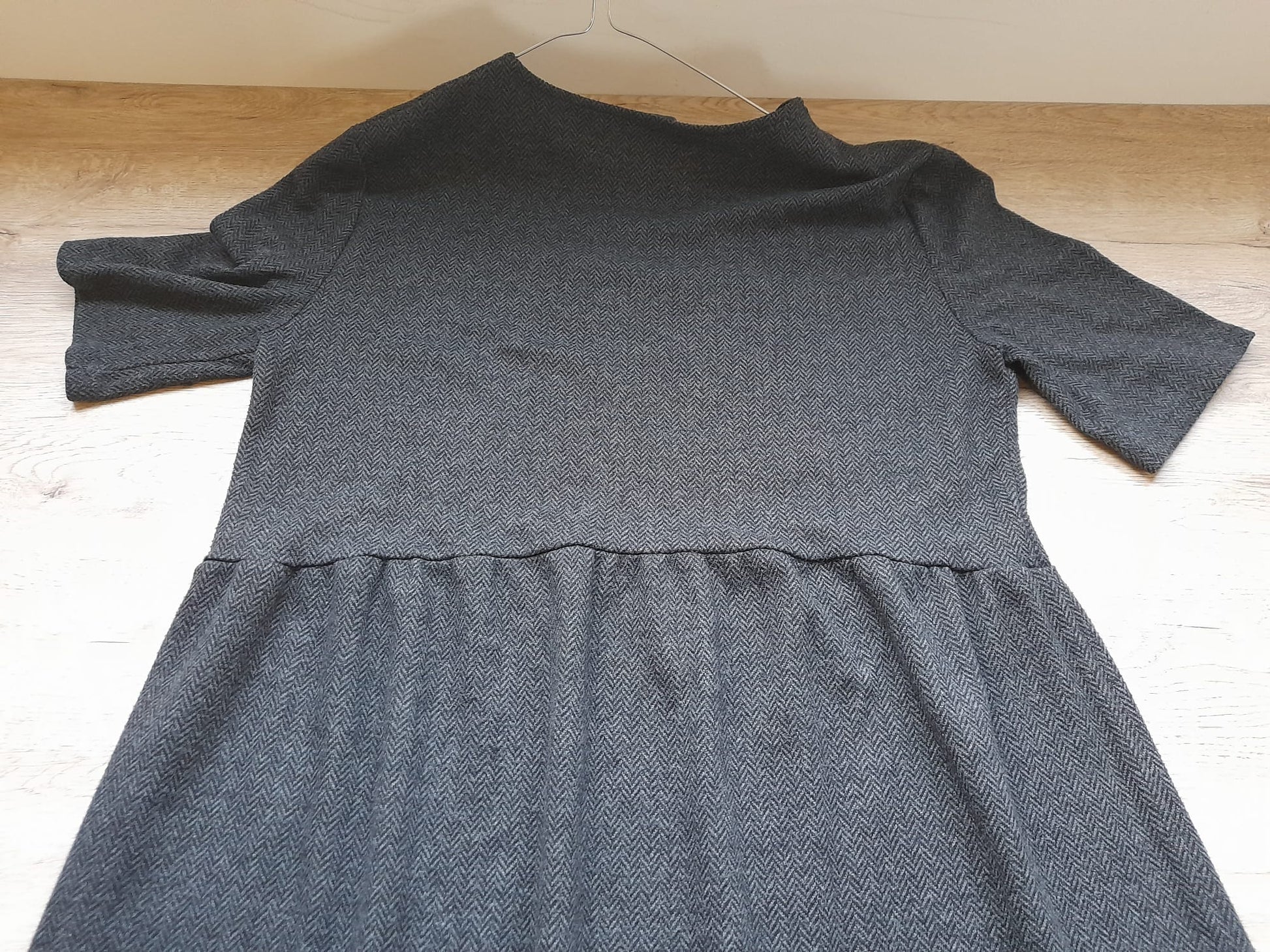 VESTIDO LARGO M/C GRIS JASPEADO