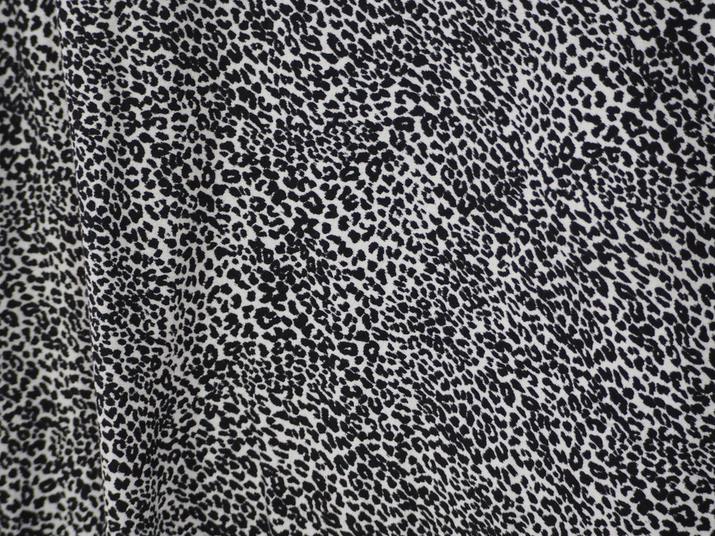 VESTIDO CORTO ANIMAL PRINT NEGRO Y BLANCO