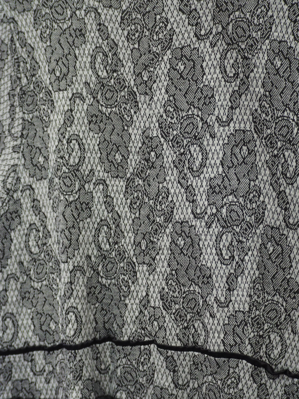 VESTIDO  CORTO MANGA CORTA NEGRO Y GRIS CON ENCAJE