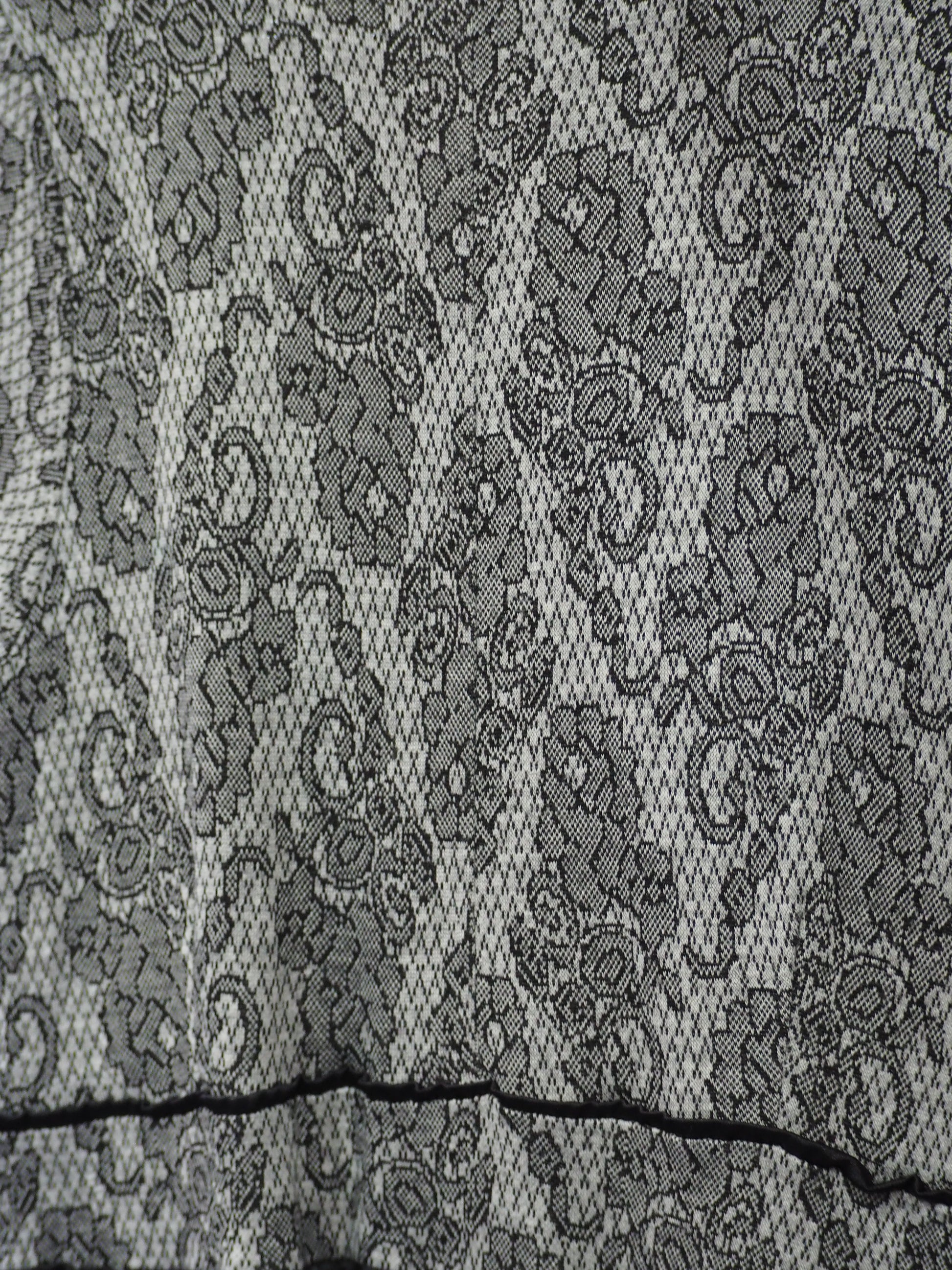 VESTIDO  CORTO MANGA CORTA NEGRO Y GRIS CON ENCAJE