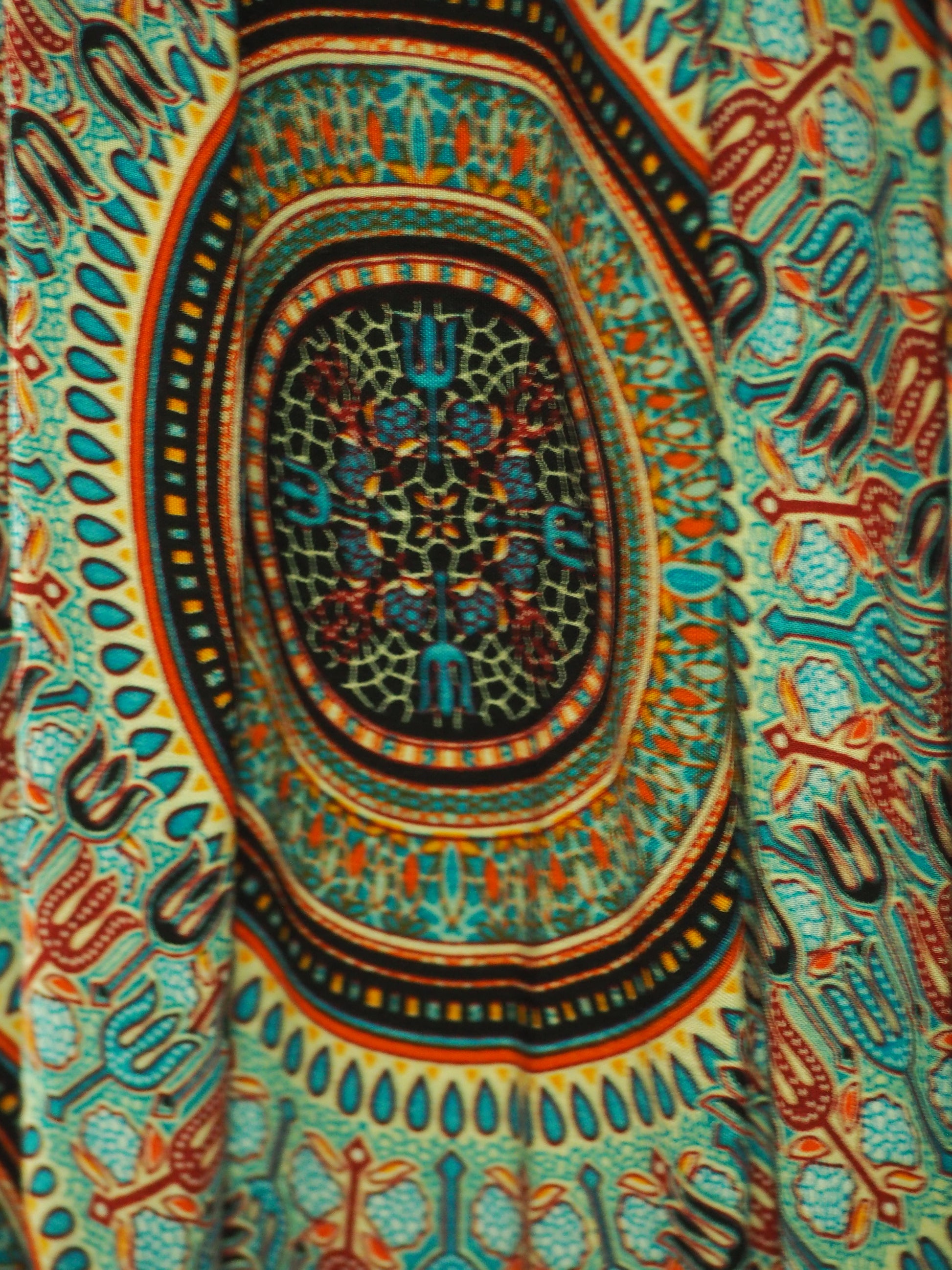 VESTIDO DE COLORES MANGA FRANCESA DE VUELO
