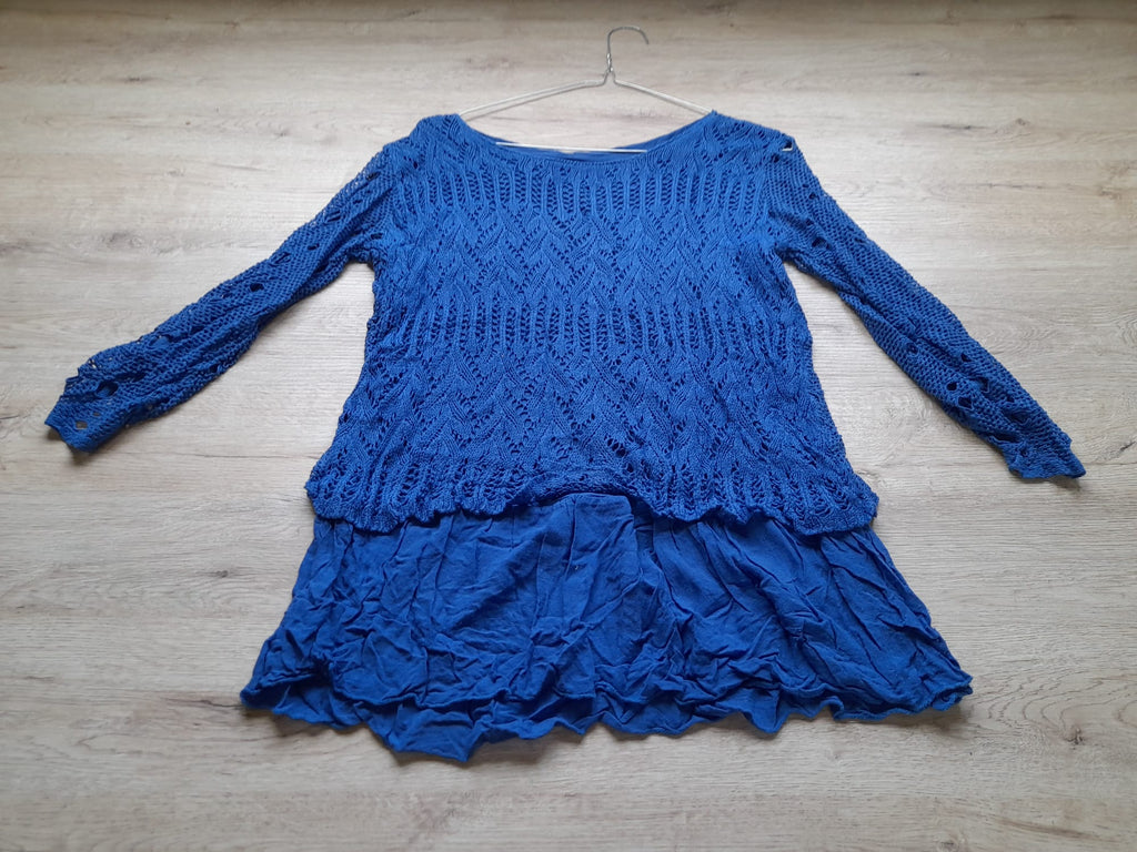 JERSEY PUNTO FINO AZUL CON DETALLES DE VOLANETES