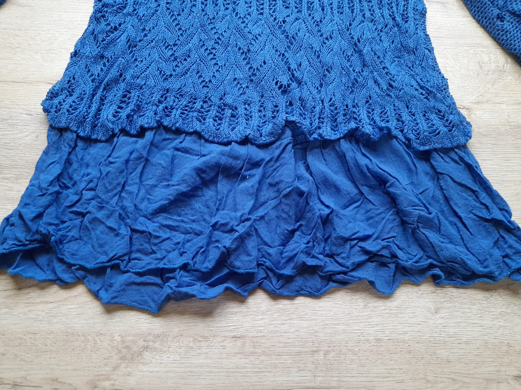 JERSEY PUNTO FINO AZUL CON DETALLES DE VOLANETES