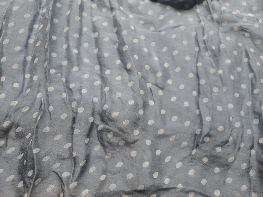 BLUSA LARGA AZUL CON FORRO Y ESTAMPADO DE LUNARES Y MANGA FRANCESA Y BOTONES